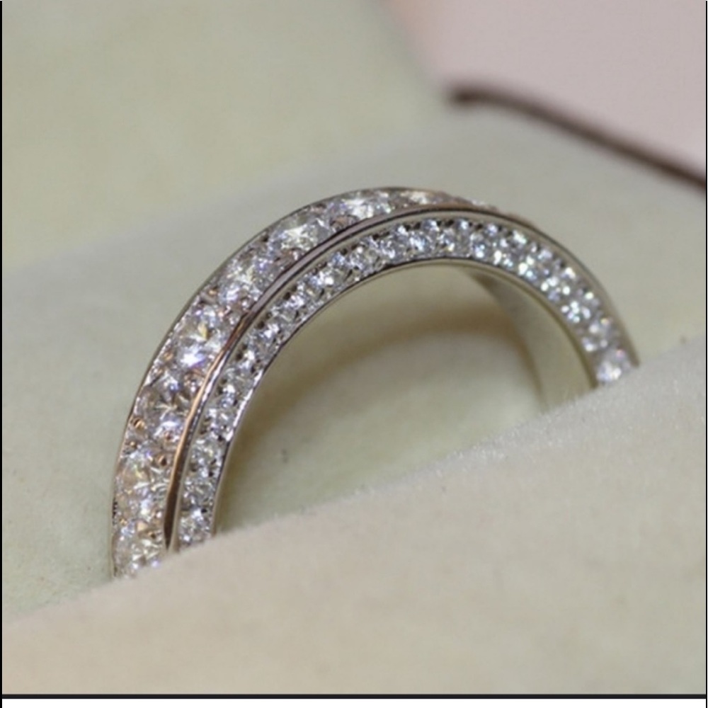 NEW Luxury 18k White Gold Diamond Wedding Band - Picture 2 of 4